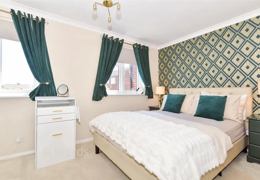 Bedroom 1 - Launder Way, Maidstone, Kent - Wards of Kent