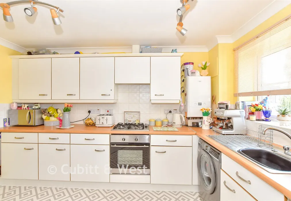 Kitchen - Kirpal Road, Portsmouth, Hampshire - Wards of Kent