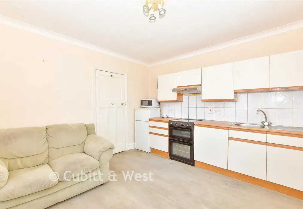Flat B Sitting Room/Kitchen - Kings Avenue, Chichester, West Sussex - Wards of Kent