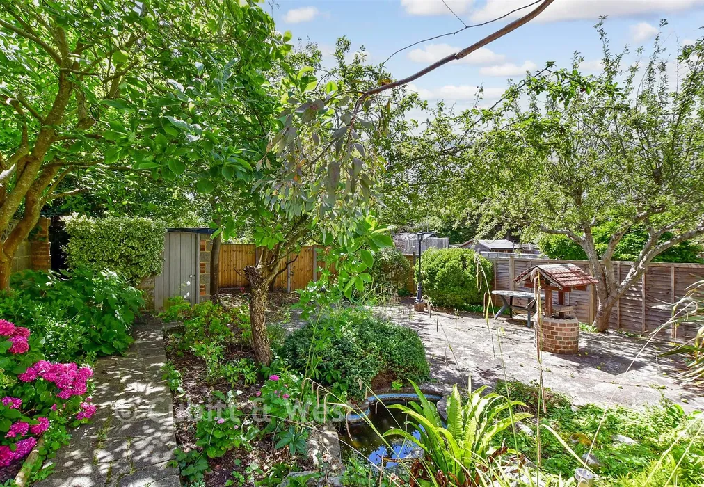 Rear Garden - Kings Avenue, Chichester, West Sussex - Wards of Kent