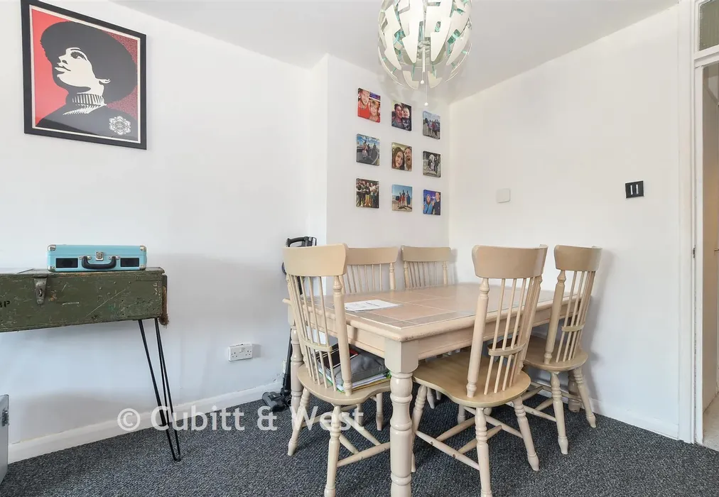Lounge/Diner - Wakehams Green Drive, Crawley, West Sussex - Wards of Kent