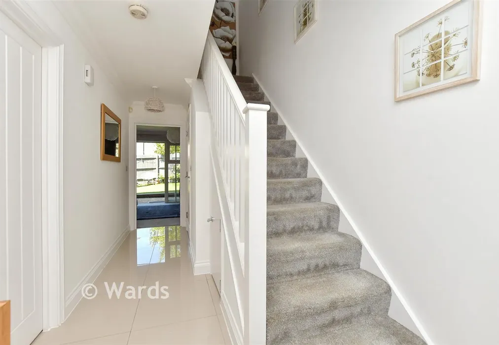 Entrance Hall - Chequers Hill, Doddington, Kent - Wards of Kent