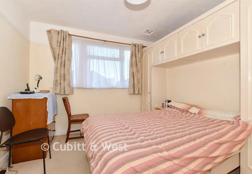 Bedroom 1 - Spencers Road, Horsham, West Sussex - Wards of Kent