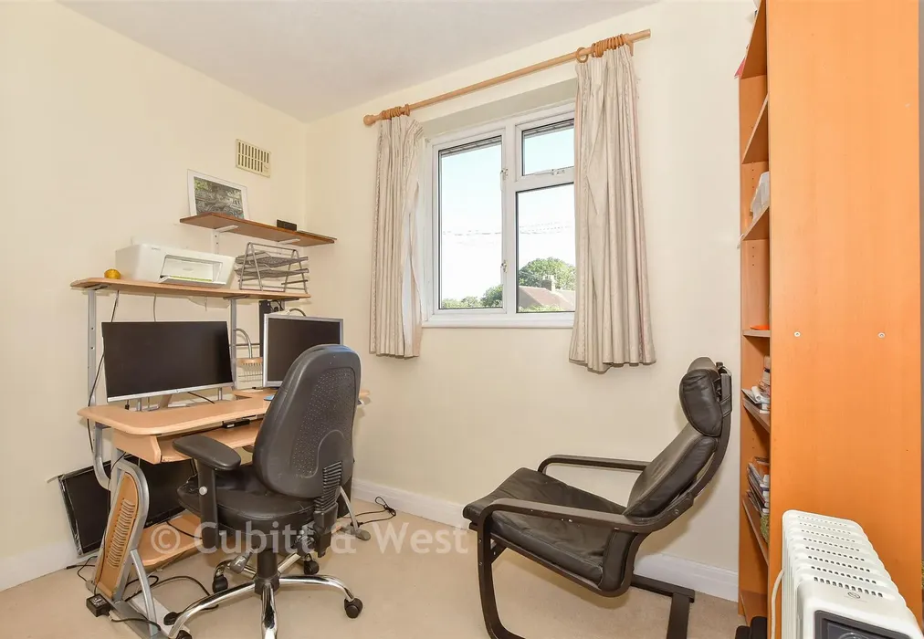 Bedroom 2 - Spencers Road, Horsham, West Sussex - Wards of Kent