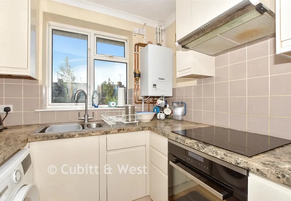 Kitchen - Spencers Road, Horsham, West Sussex - Wards of Kent
