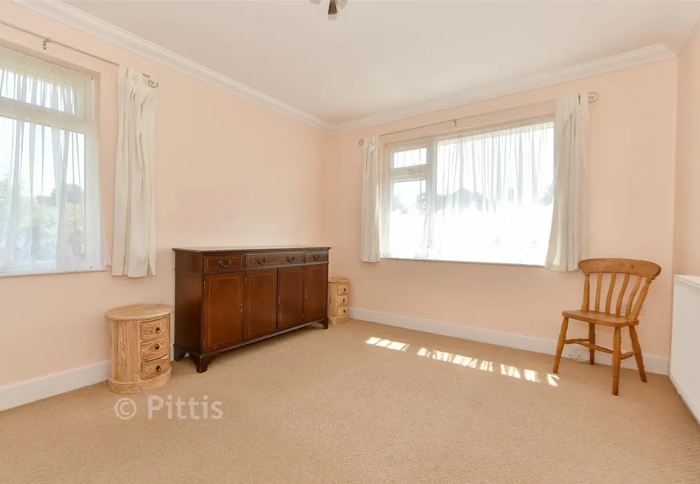 Bedroom 1 - Roseway Lake, Sandown, Isle of Wight - Wards of Kent