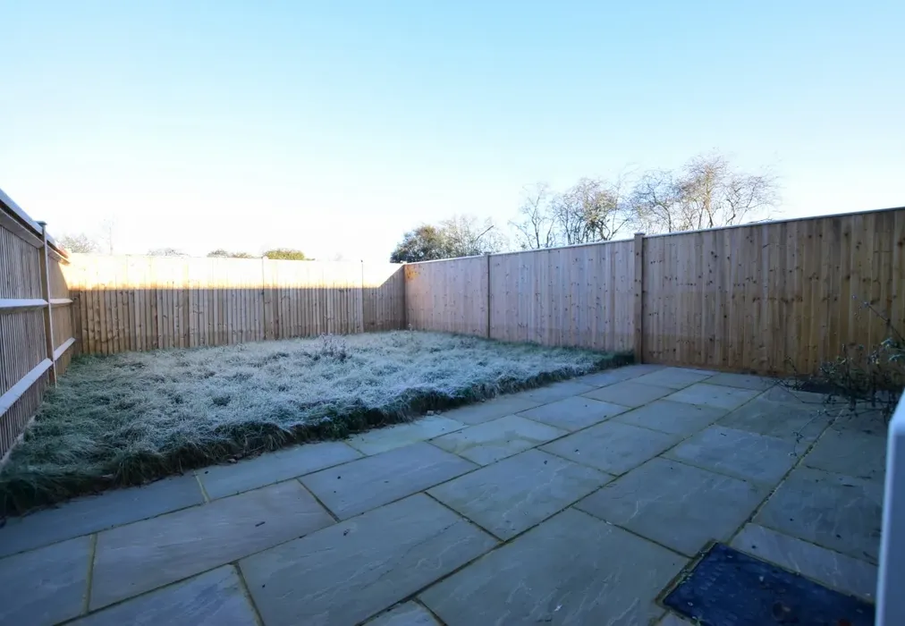 Garden 1 - Loxwood Road Alfold GU6 - Wards of Kent