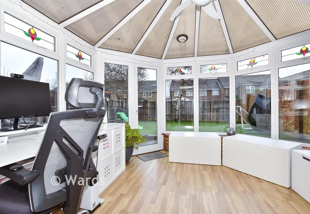 Conservatory - Keats Road, Larkfield, Kent - Wards of Kent