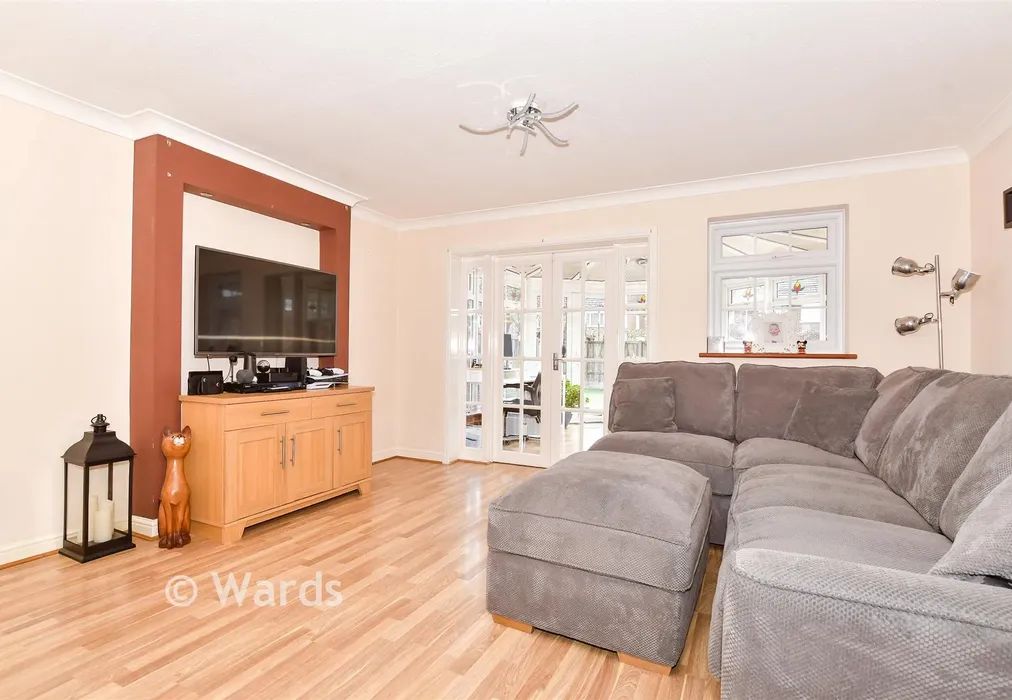 Lounge/Diner - Keats Road, Larkfield, Kent - Wards of Kent