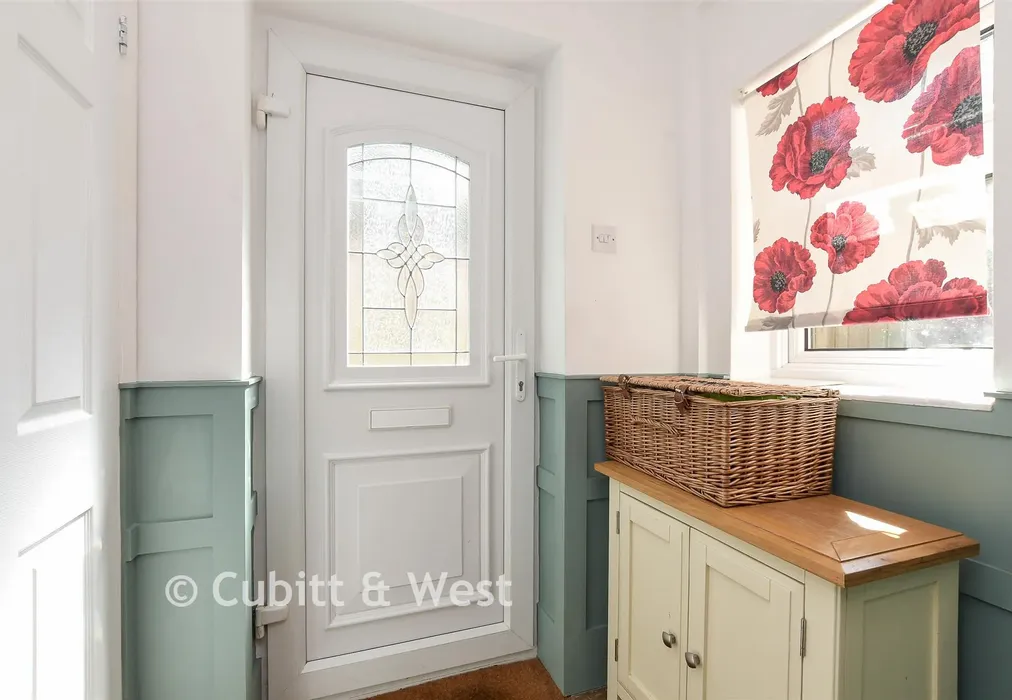 Entrance Hall - Smith Road, Reigate, Surrey - Wards of Kent