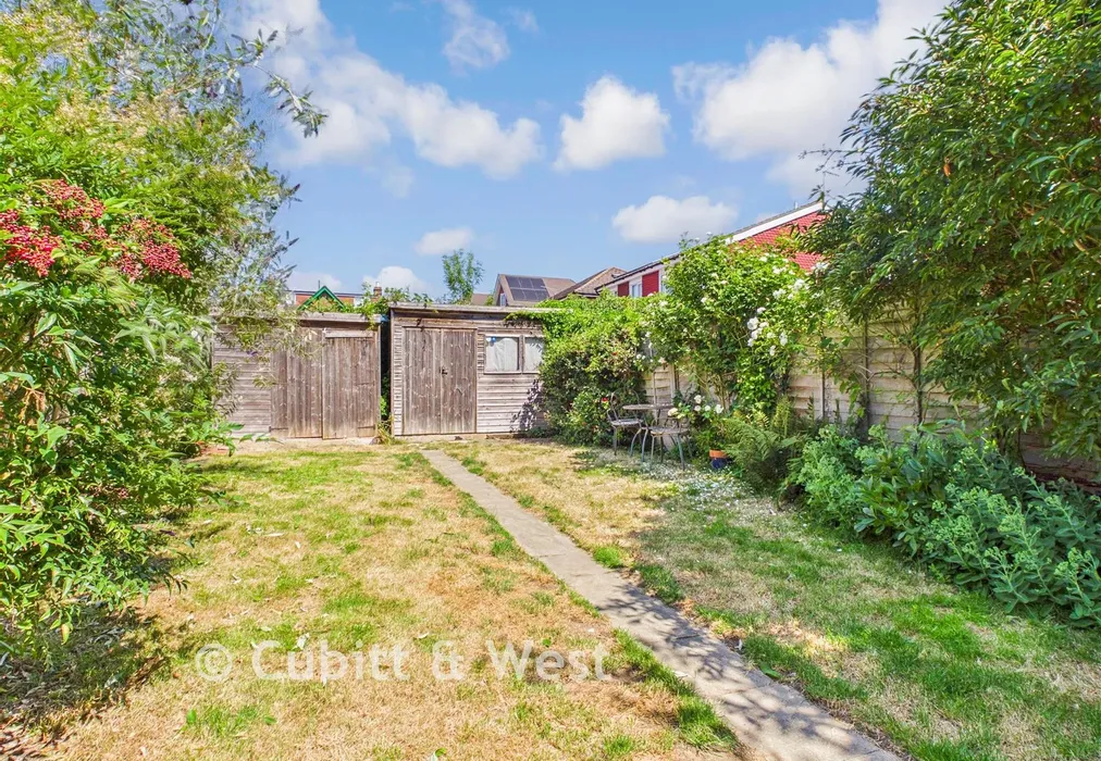 Rear Garden - Smith Road, Reigate, Surrey - Wards of Kent