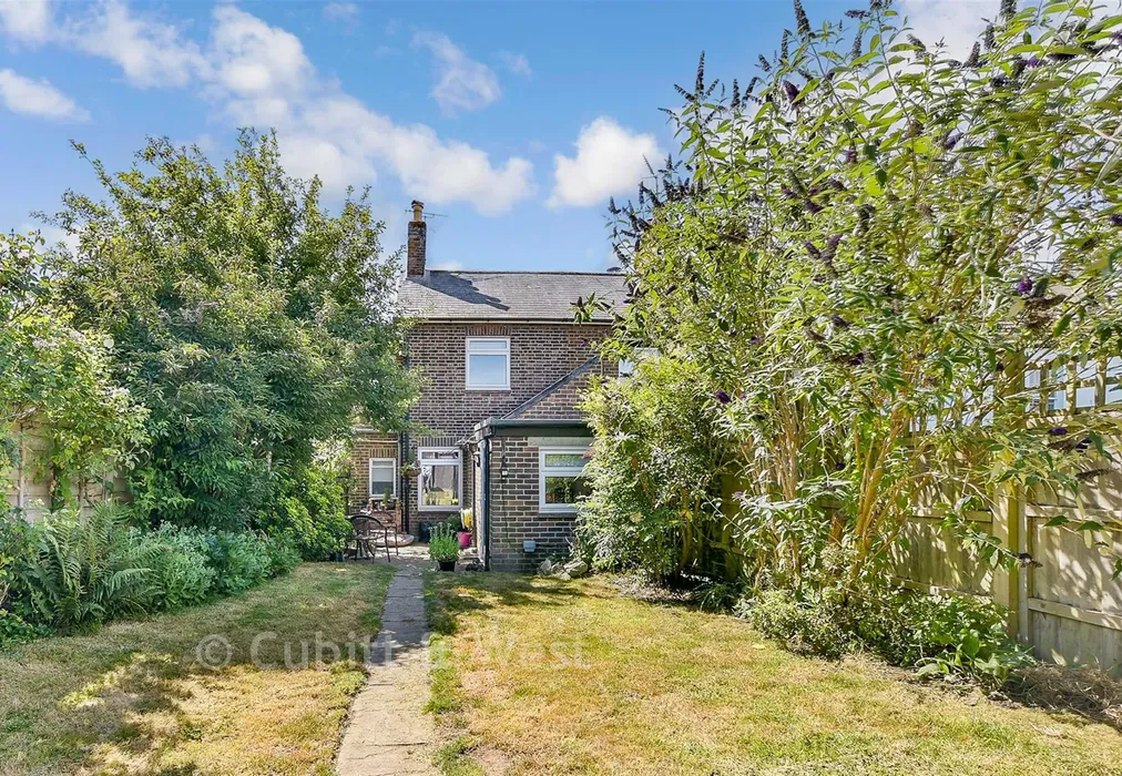 Rear Garden - Smith Road, Reigate, Surrey - Wards of Kent