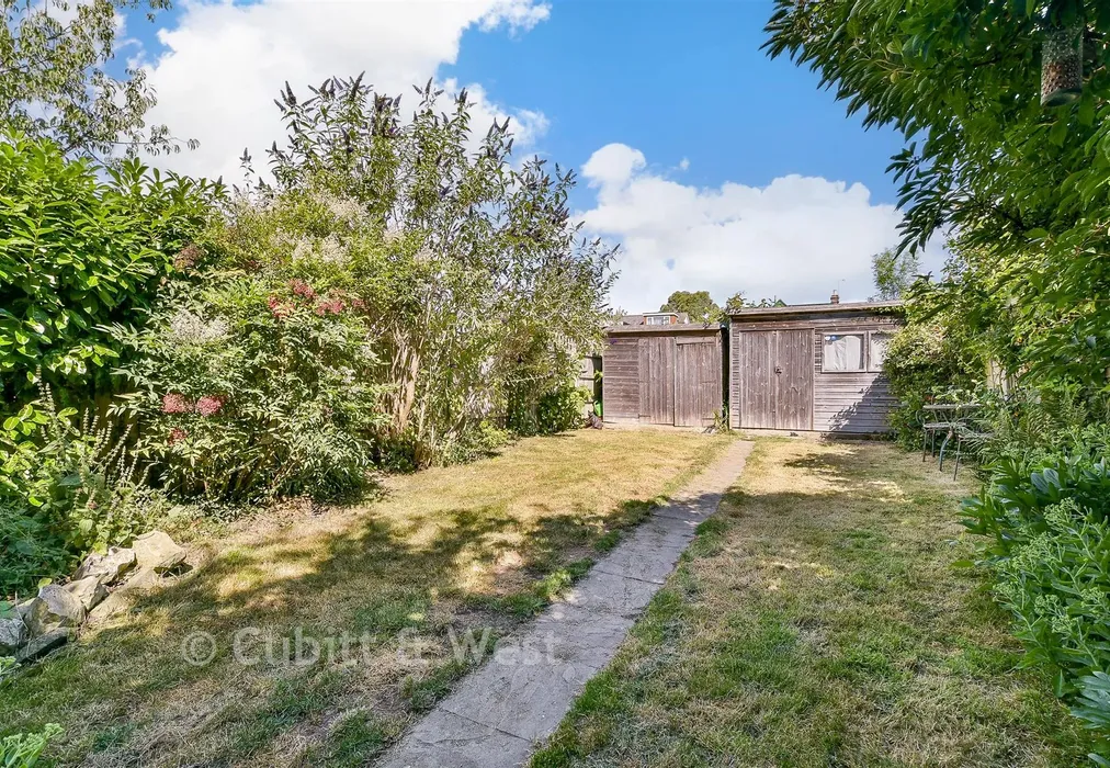 Rear Garden - Smith Road, Reigate, Surrey - Wards of Kent