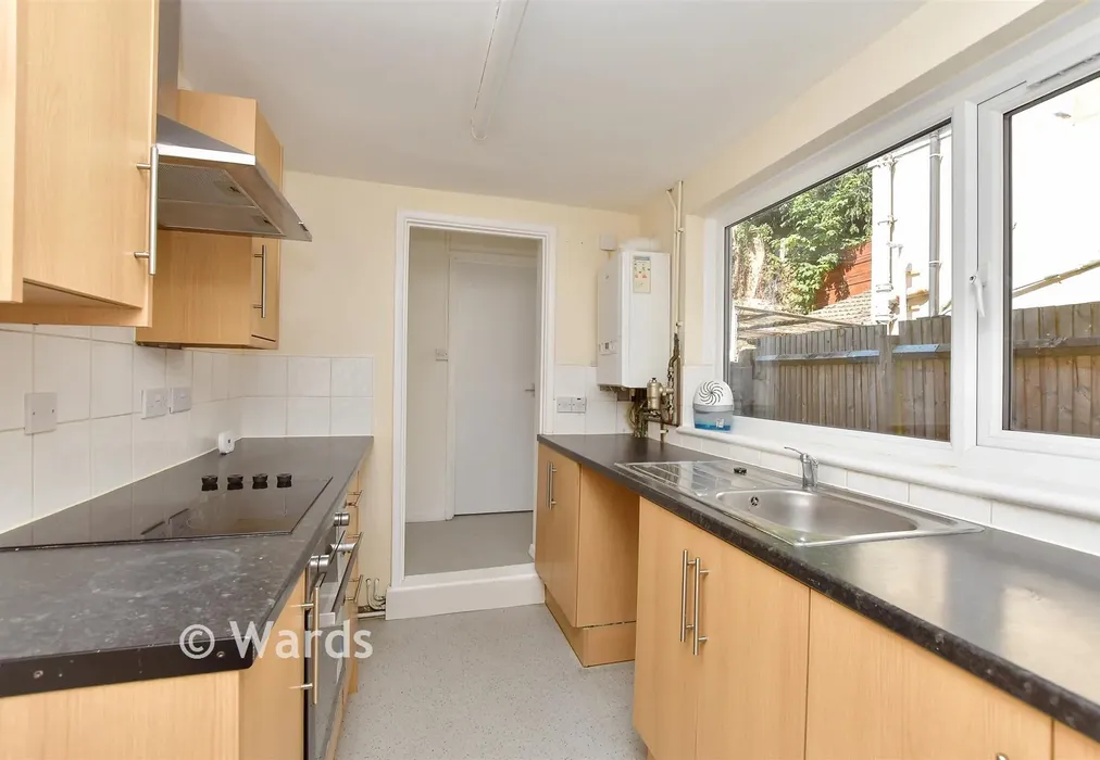 Kitchen - Hartington Street, Chatham, Kent - Wards of Kent