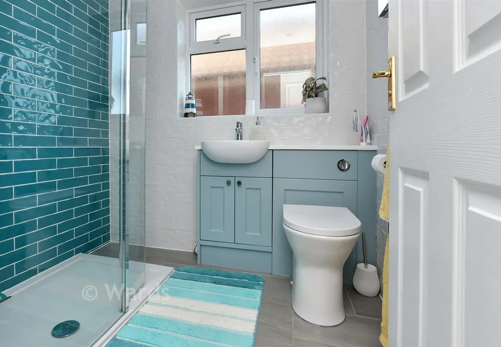 Shower Room - Elm Wood West, Whitstable, Kent - Wards of Kent
