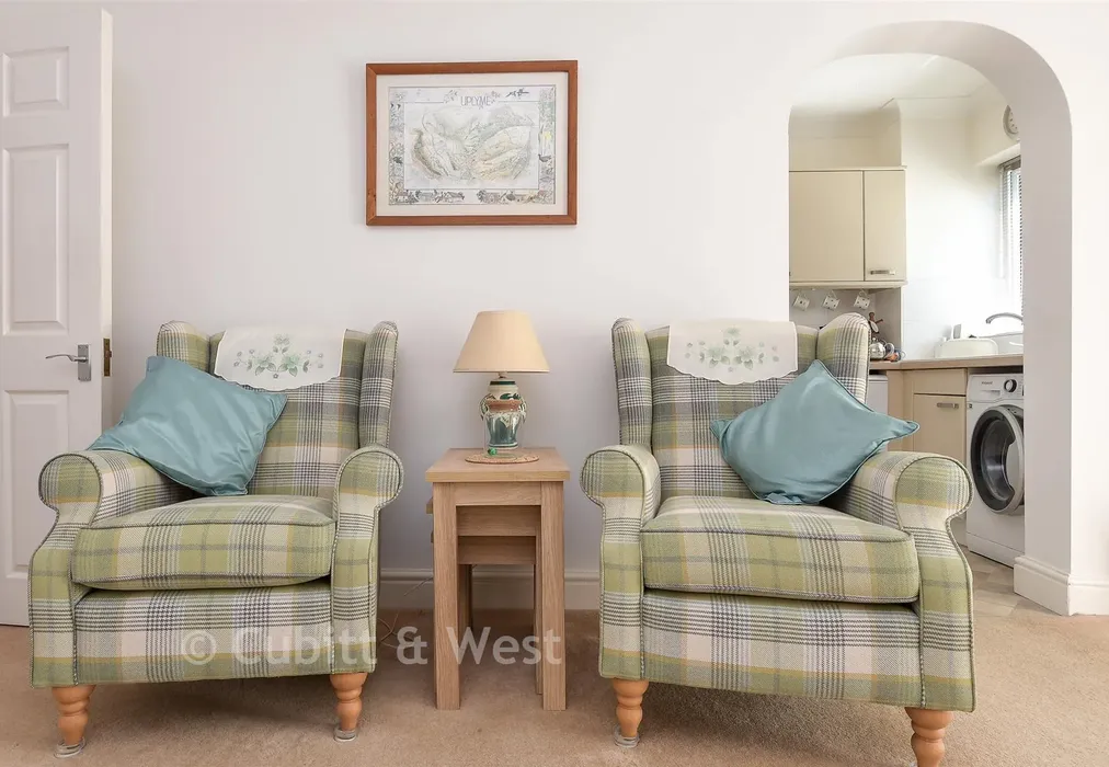 Internal Lifestyle Photograph - Alma Road, Reigate, Surrey - Wards of Kent