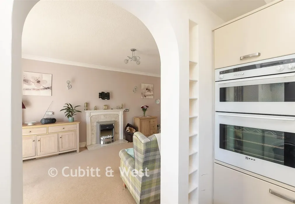 Internal Lifestyle Photograph - Alma Road, Reigate, Surrey - Wards of Kent