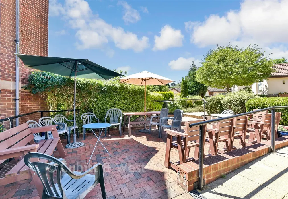 Communal Gardens - Alma Road, Reigate, Surrey - Wards of Kent