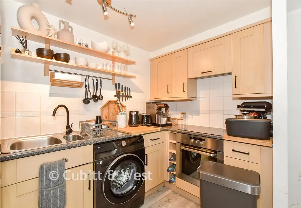 Kitchen - Commonwealth Drive, Commonwealth Drive, West Sussex - Wards of Kent