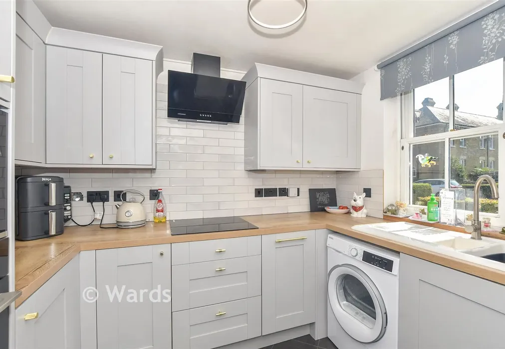 Kitchen - Aspen Road, Herne Bay, Kent - Wards of Kent