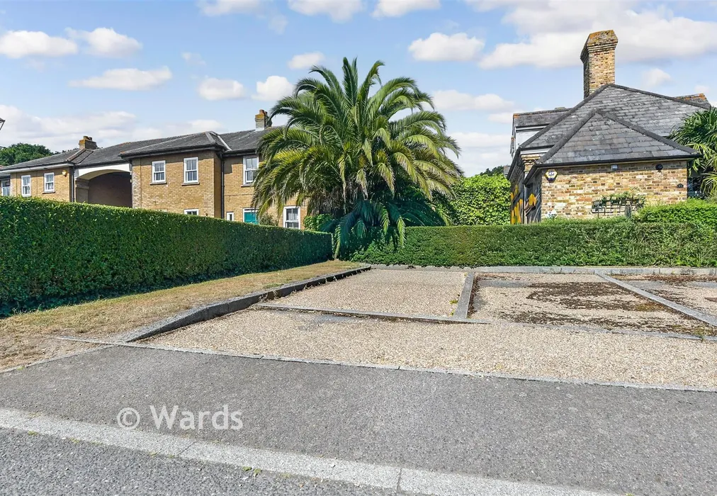 Driveway/Parking - Aspen Road, Herne Bay, Kent - Wards of Kent