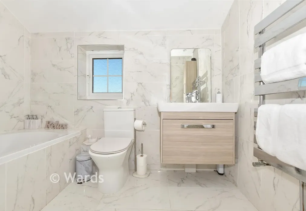 Bathroom - Redoubt Way, Dymchurch, Romney Marsh, Kent - Wards of Kent