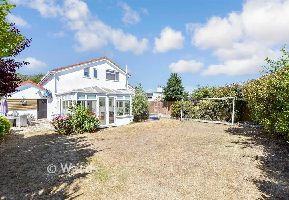 Rear Garden - Redoubt Way, Dymchurch, Romney Marsh, Kent - Wards of Kent