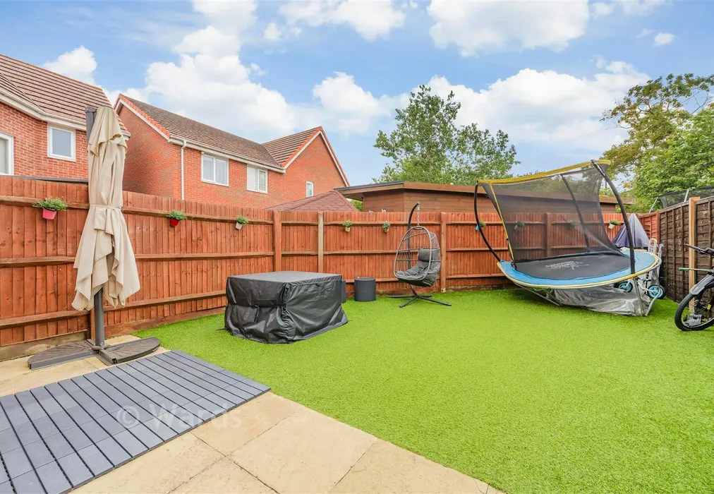 Rear Garden - Fourier Grove, Dartford, Kent - Wards of Kent