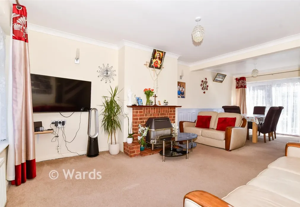 Lounge - Blackmanstone Way, Maidstone, Kent - Wards of Kent