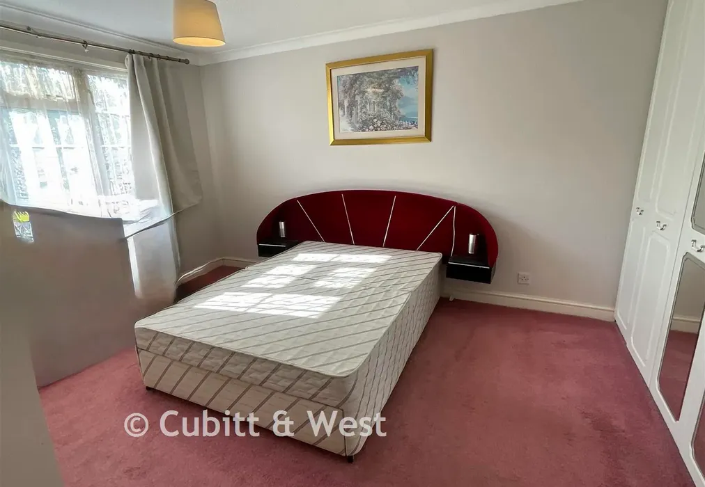 Bedroom - Laws Close, Ifield, West Sussex - Wards of Kent