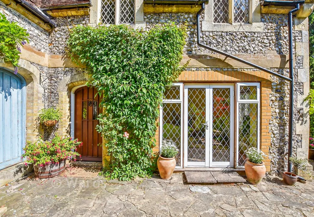 External Lifestyle Photograph - Tinkerpot Lane, West Kingsdown, Sevenoaks, Kent - Wards of Kent