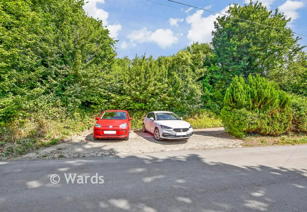 Driveway/Parking - Tinkerpot Lane, West Kingsdown, Sevenoaks, Kent - Wards of Kent