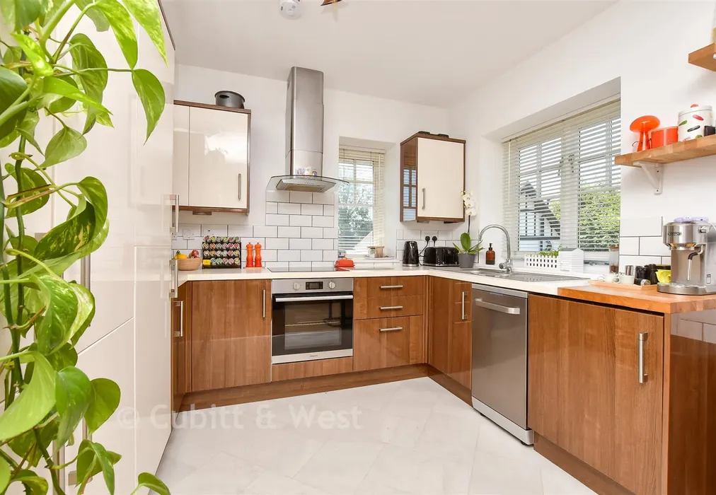 Kitchen / Living Room - Woodcote Grove Road, Coulsdon, Surrey - Wards of Kent