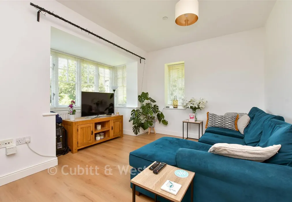 Kitchen / Living Room - Woodcote Grove Road, Coulsdon, Surrey - Wards of Kent
