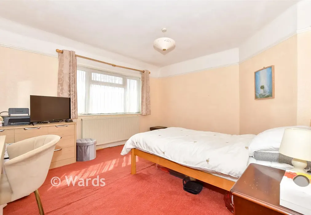 Bedroom 1 - Benson Lane, Hawkinge, Kent - Wards of Kent