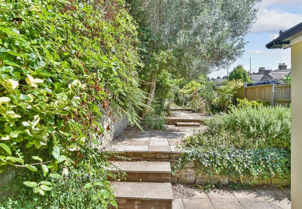 Rear Garden - Mill Road, Rochester, Kent - Wards of Kent