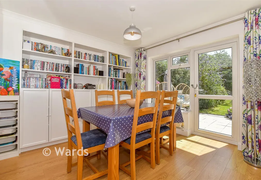 Dining Room - Plane Walk, Tonbridge, Kent - Wards of Kent