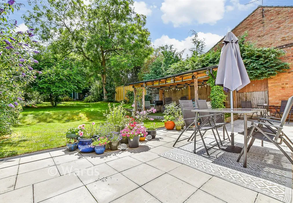 Patio / Decking - Plane Walk, Tonbridge, Kent - Wards of Kent