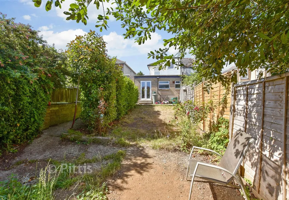 Rear Garden - Harding Road, Ryde, Isle of Wight - Wards of Kent