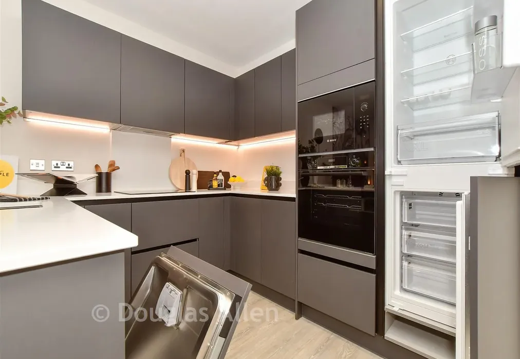 Internal Lifestyle Show Home - The Empire, Dagenham Green, Kent Avenue, Dagenham, Essex - Wards of Kent