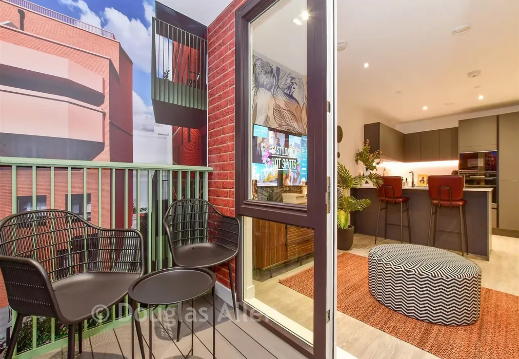 Balcony Show Home - The Empire, Dagenham Green, Kent Avenue, Dagenham, Essex - Wards of Kent