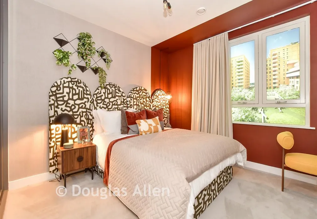 Bedroom Show Home - The Empire, Dagenham Green, Kent Avenue, Dagenham, Essex - Wards of Kent