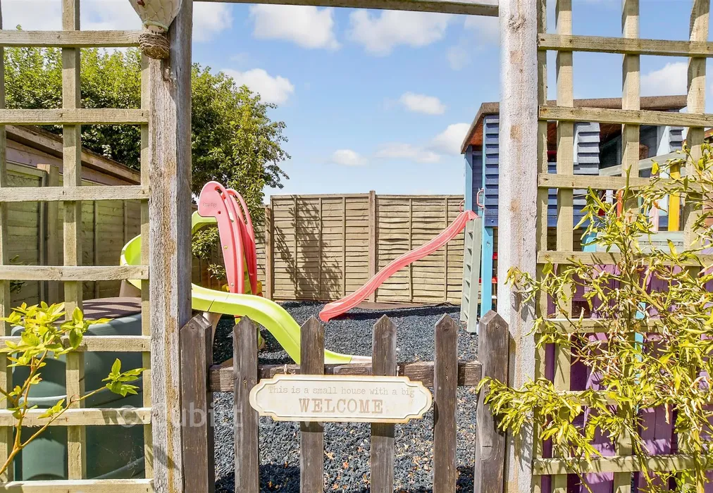 Rear Garden - Timber Mill, Southwater, Horsham, West Sussex - Wards of Kent