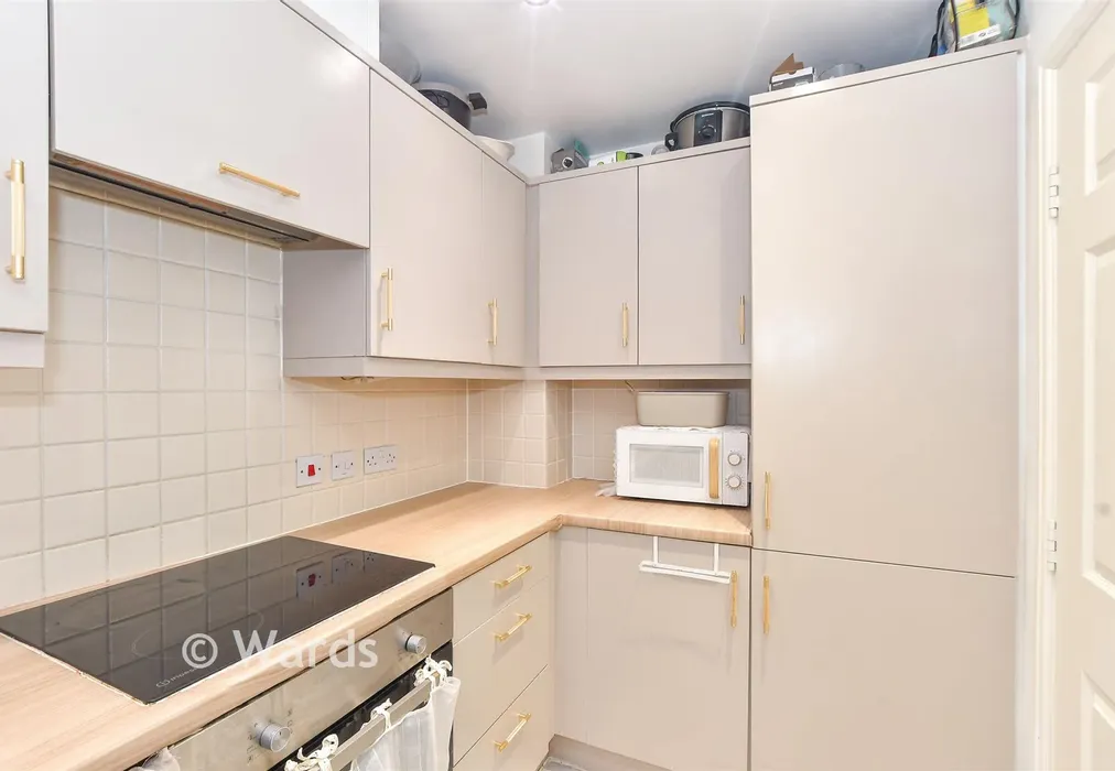 Kitchen - Bluebell Road, Kingsnorth, Ashford, Kent - Wards of Kent