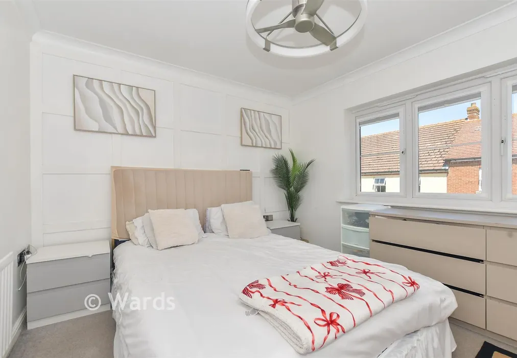 Bedroom 1 - Bluebell Road, Kingsnorth, Ashford, Kent - Wards of Kent