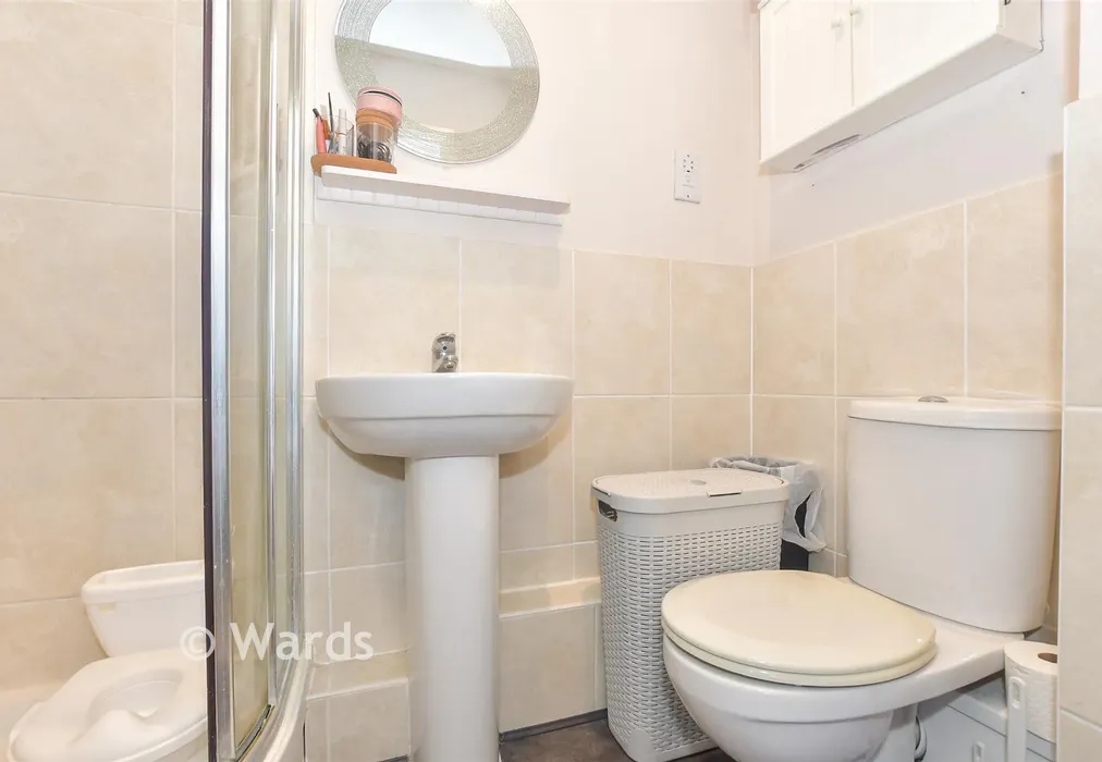 En-Suite Shower Room - Bluebell Road, Kingsnorth, Ashford, Kent - Wards of Kent