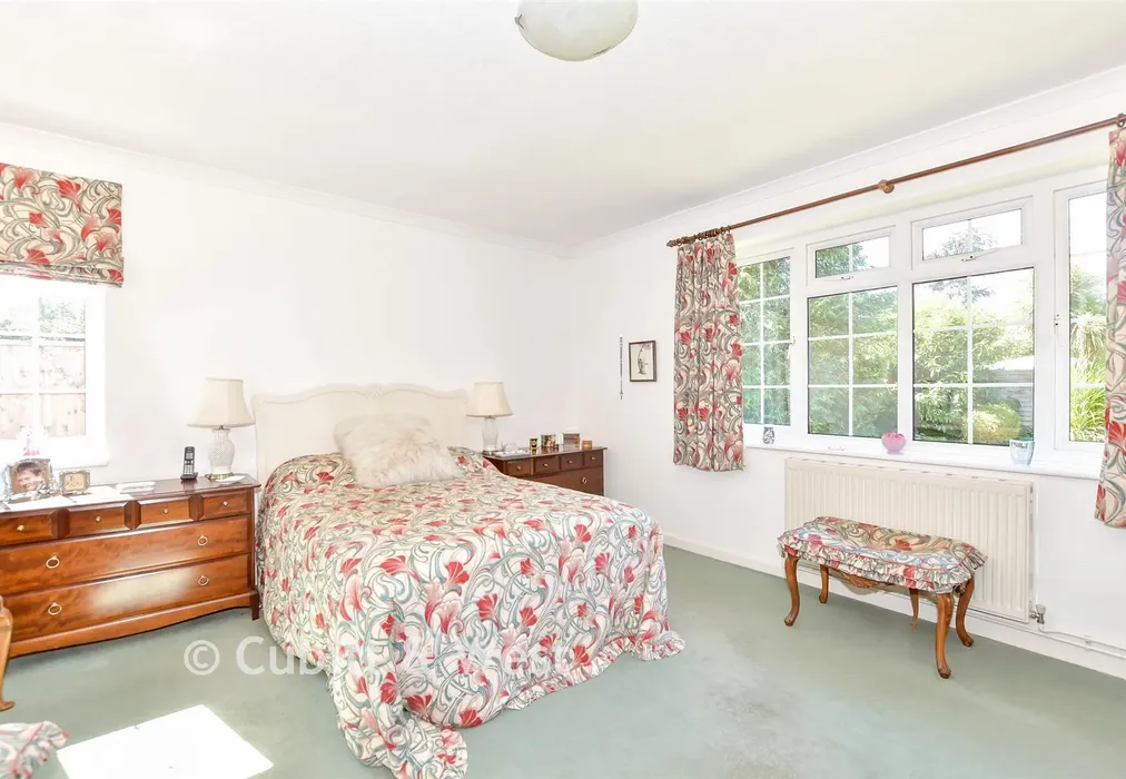 Bedroom 1 - Duffield Lane, Woodmancote, Hampshire - Wards of Kent