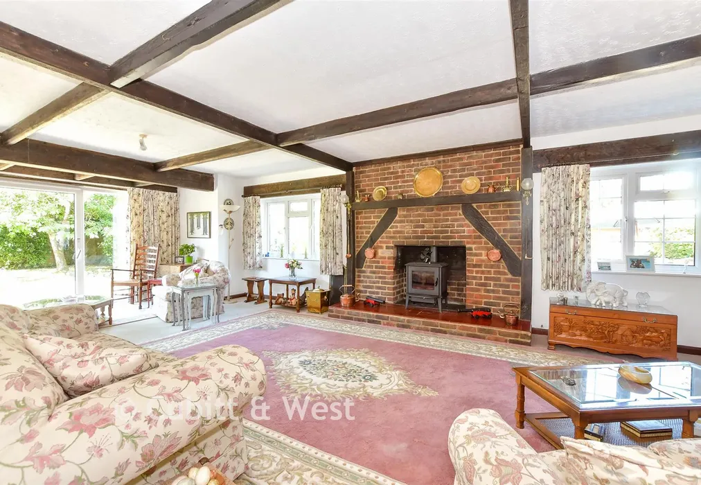 Lounge - Duffield Lane, Woodmancote, Hampshire - Wards of Kent