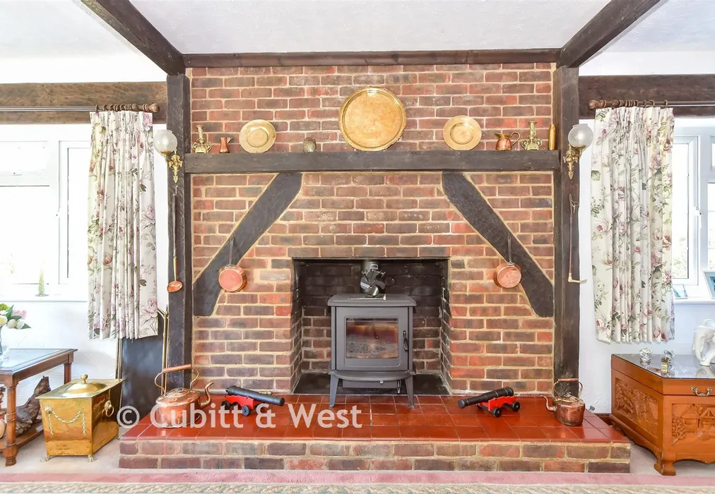 Internal Lifestyle Photograph - Duffield Lane, Woodmancote, Hampshire - Wards of Kent