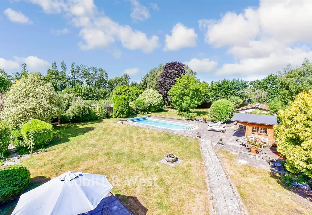 Rear Garden - Duffield Lane, Woodmancote, Hampshire - Wards of Kent